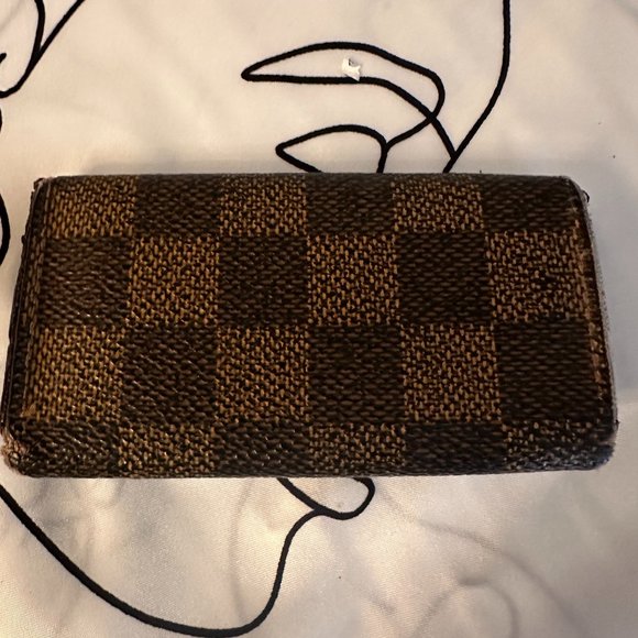 Louis Vuitton Canvas Damier 4 Key Holder - Picture 9 of 9